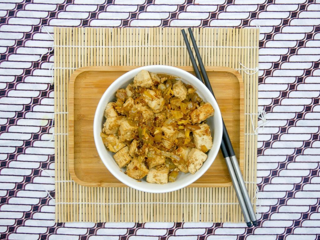 Recette facile de tofu croustillant mariné soja-gingembre à l