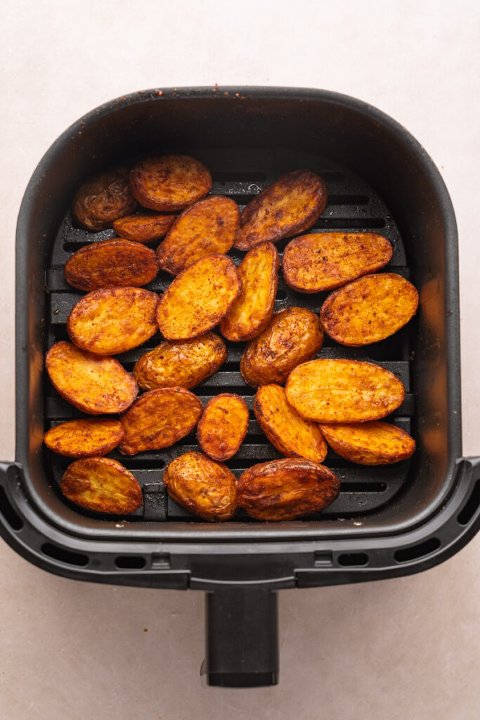 5 recettes avec des pommes de terre à l'air fryer pour une personne Recette potatoes épicées à l'air fryer pour une personne